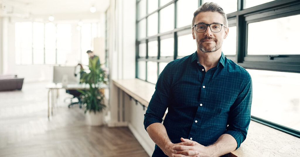 Man learns about the forces shaping retirement in 2025