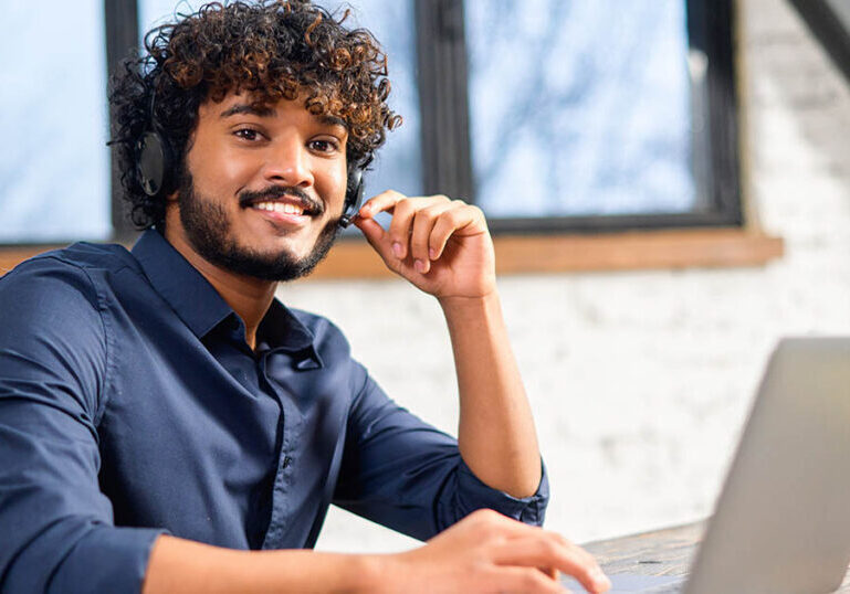 millennial man learns about the benefits of roth iras