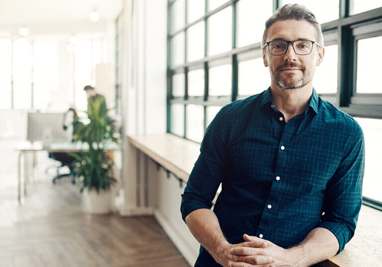 Man learns about the forces shaping retirement in 2025